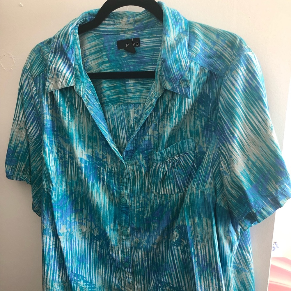 Buttons Down Short Sleeves